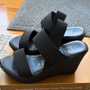Italian Shoemakers Elegant Black Elastic Wedge Sandals